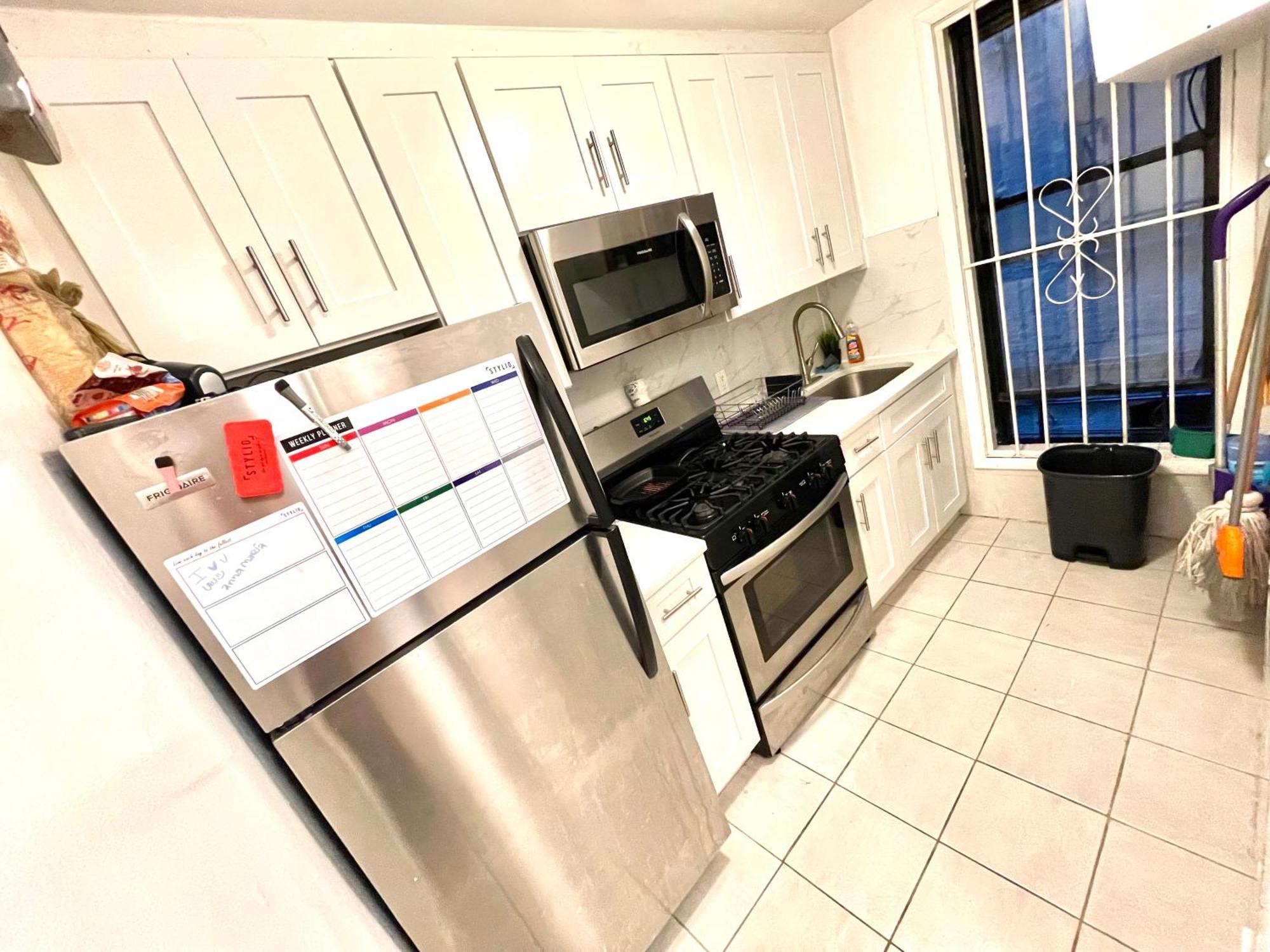 Amazing Ground Floor 2 Bedrooms In Nyc Subway Crossing The Street And One Station To Manhattan New York Buitenkant foto